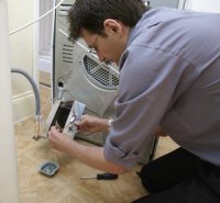 Не сливает, не уходит вода в сушильной машине Smeg